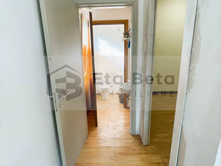 Immagine 9 di Negozio in vendita  in Via Castellana a Martellago