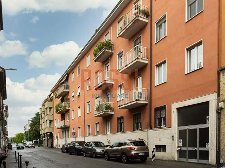 Immagine 1 di Appartamento in vendita  in VIA VOLTURNO a Monza