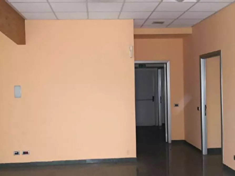 Immagine 5 di Ufficio in vendita  in Via vittorio veneto a Bonate Sotto