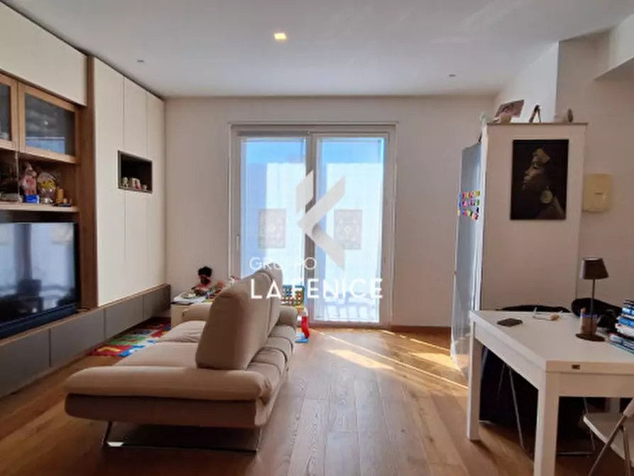 Immagine 22 di Appartamento in vendita  in via Sabotino a Locorotondo