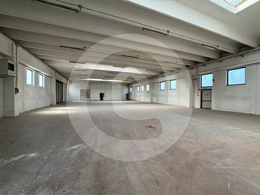 Immagine 1 di Capannone industriale in affitto  a Piombino Dese