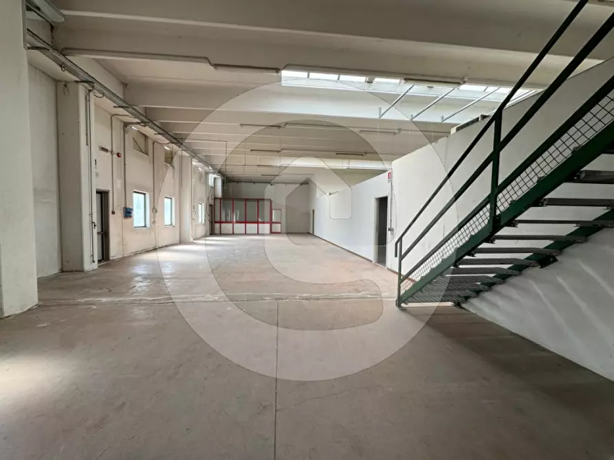 Immagine 2 di Capannone industriale in affitto  a Piombino Dese