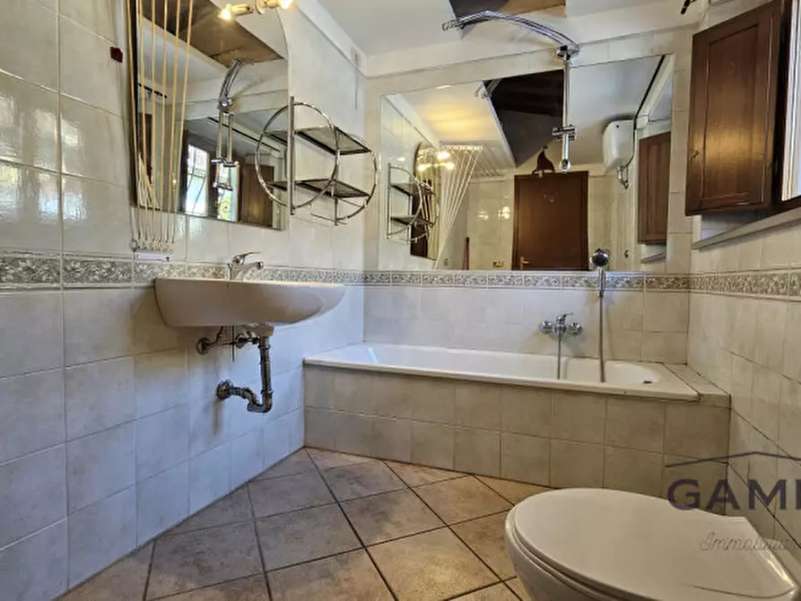 Immagine 6 di Appartamento in affitto  a Calenzano