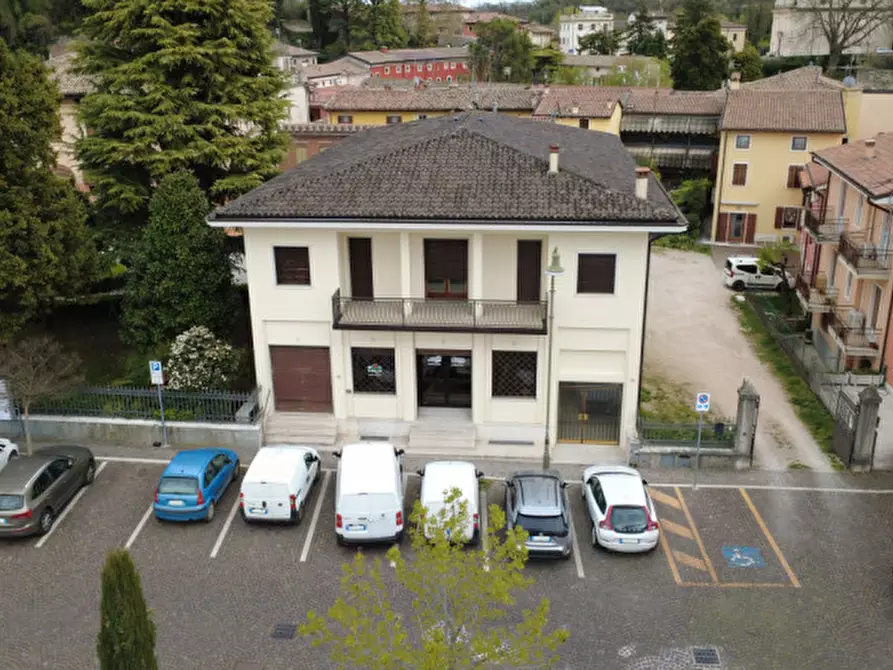 Immagine 8 di Negozio in affitto  in piazza carlo alberto a Pastrengo