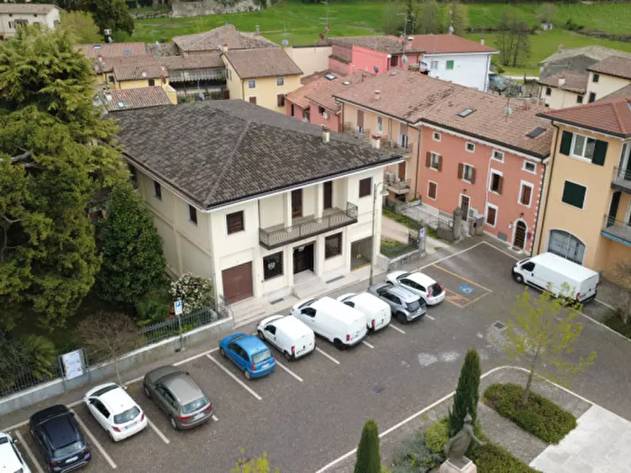 Immagine 9 di Negozio in affitto  in piazza carlo alberto a Pastrengo