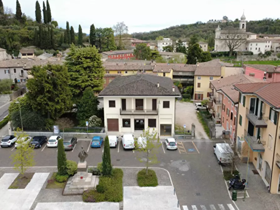 Immagine 10 di Negozio in affitto  in piazza carlo alberto a Pastrengo