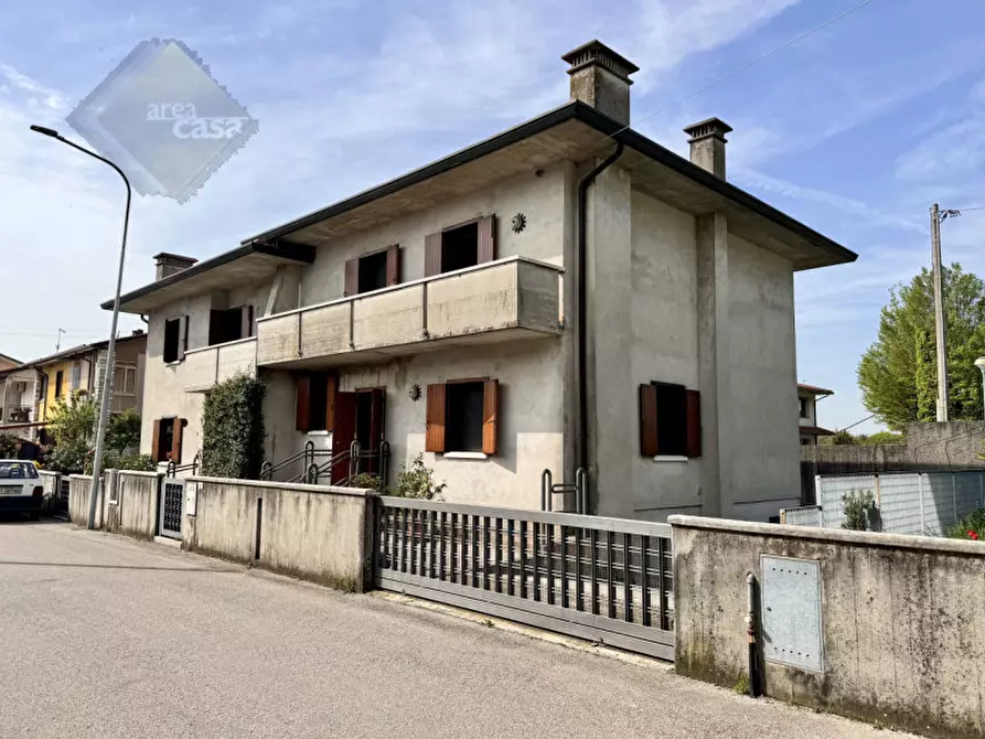 Immagine 1 di Casa bifamiliare in vendita  in Via San Gaetano a Cassola