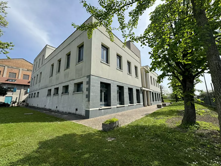 Immagine 2 di Magazzino in affitto  in VIA DEGLI ARTIGIANI a Este
