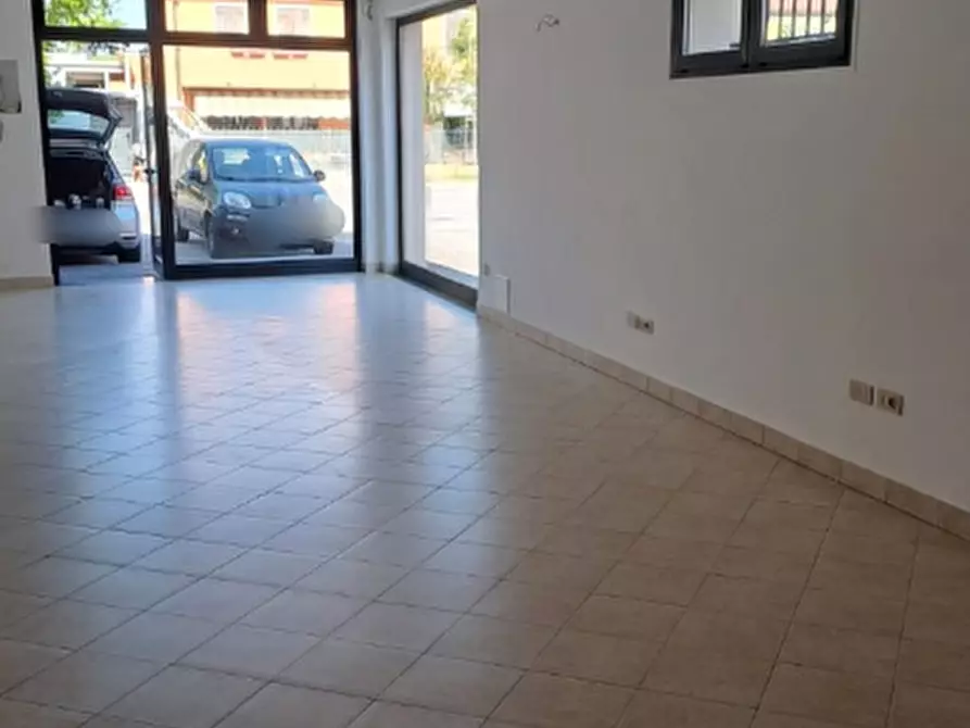 Immagine 3 di Negozio in affitto  in Via Roma a Albignasego
