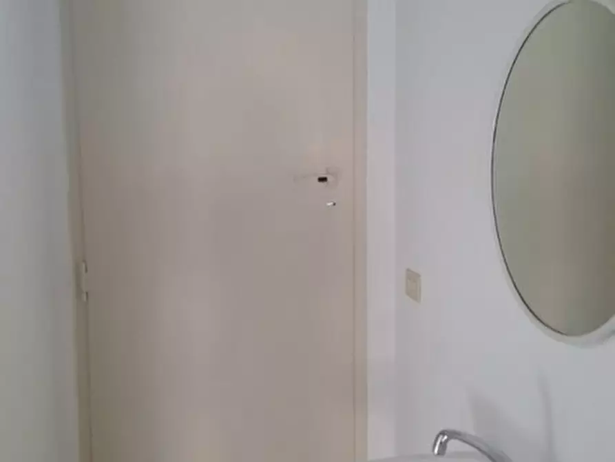 Immagine 5 di Negozio in affitto  in Via Roma a Albignasego