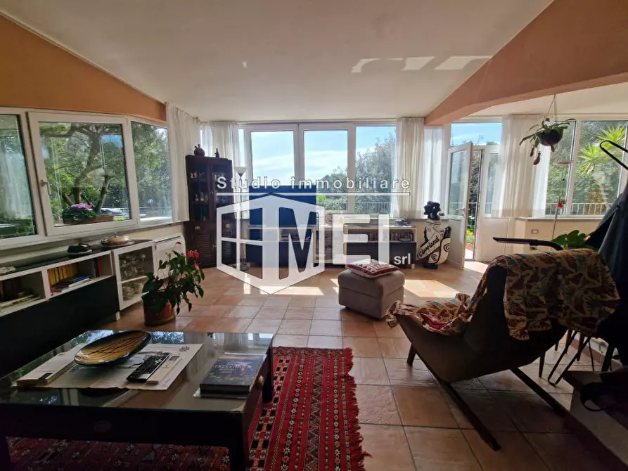 Immagine 3 di Villa in vendita  in via Kaiser Parodi a Livorno