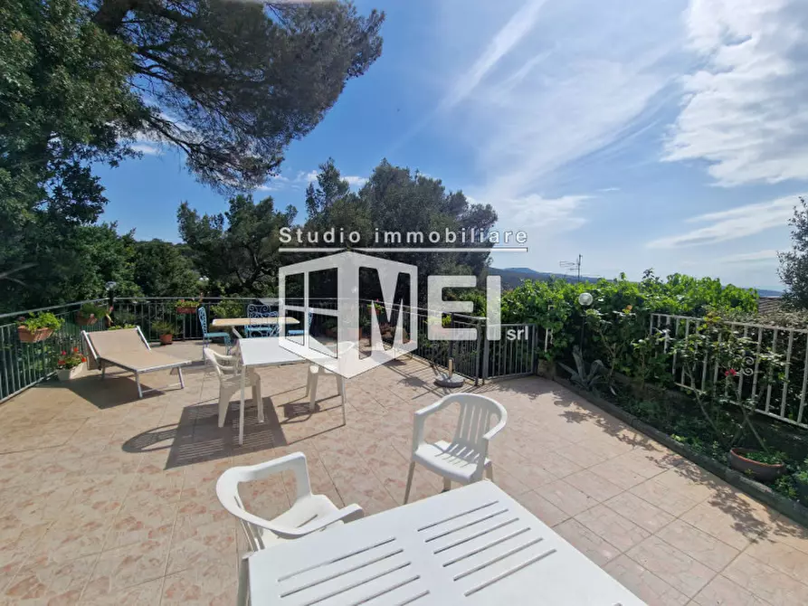 Immagine 5 di Villa in vendita  in via Kaiser Parodi a Livorno