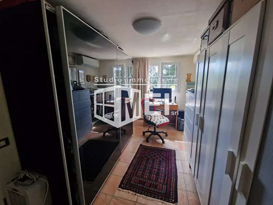 Immagine 15 di Villa in vendita  in via Kaiser Parodi a Livorno