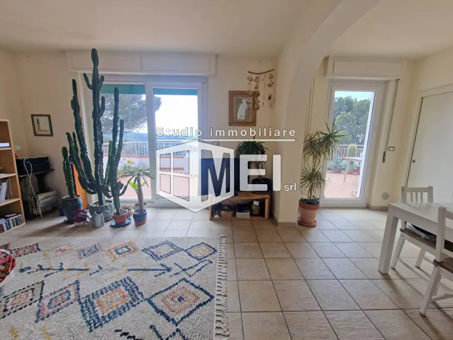 Immagine 24 di Villa in vendita  in via Kaiser Parodi a Livorno