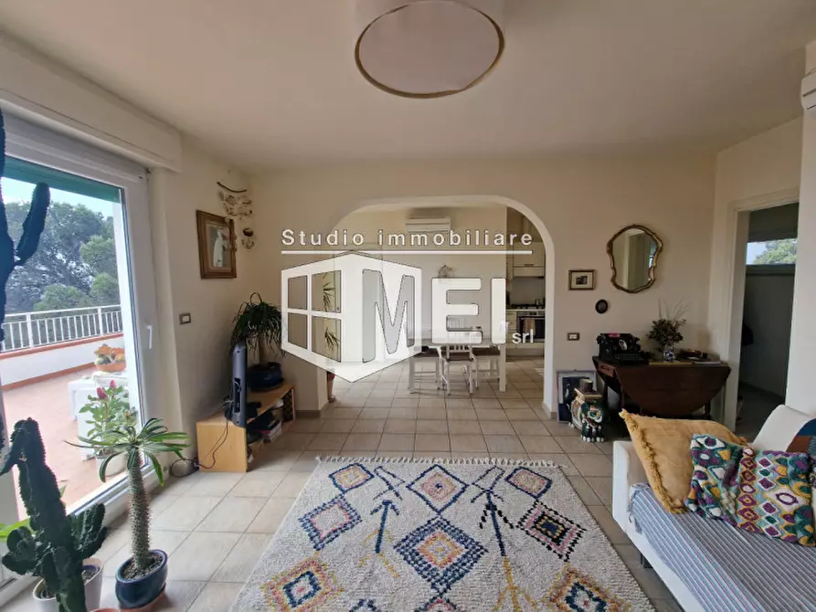 Immagine 25 di Villa in vendita  in via Kaiser Parodi a Livorno