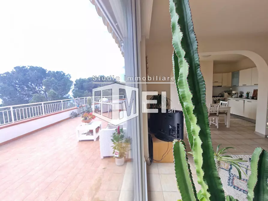 Immagine 26 di Villa in vendita  in via Kaiser Parodi a Livorno