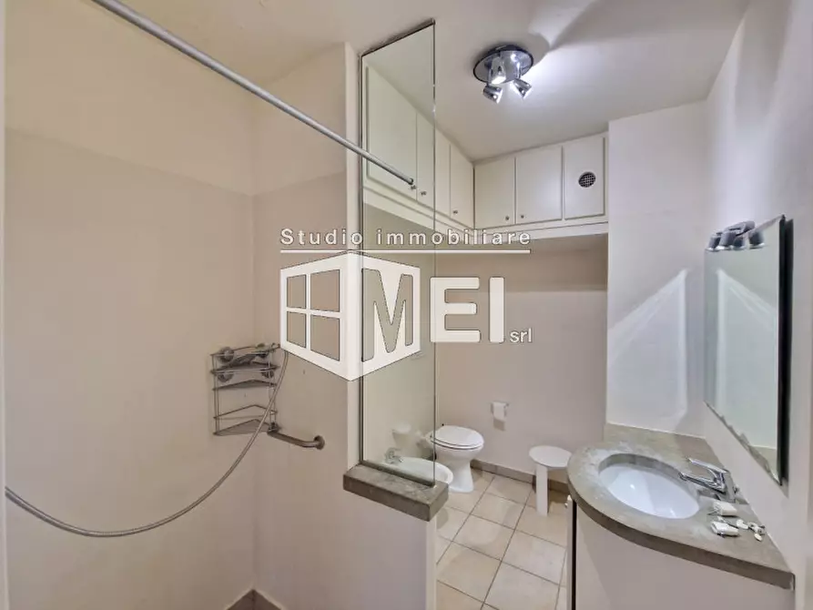 Immagine 38 di Villa in vendita  in via Kaiser Parodi a Livorno