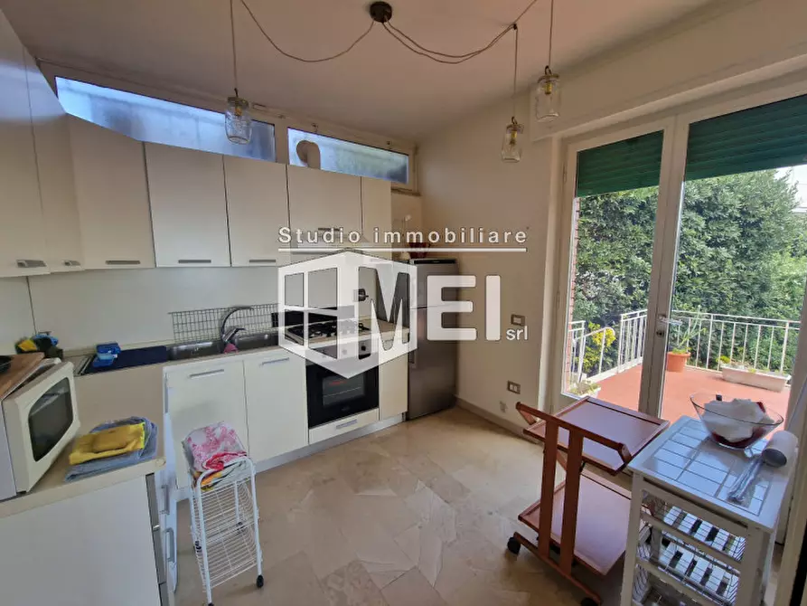 Immagine 45 di Villa in vendita  in via Kaiser Parodi a Livorno