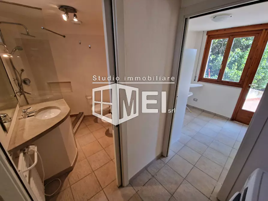 Immagine 49 di Villa in vendita  in via Kaiser Parodi a Livorno