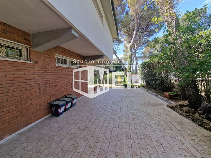 Immagine 50 di Villa in vendita  in via Kaiser Parodi a Livorno