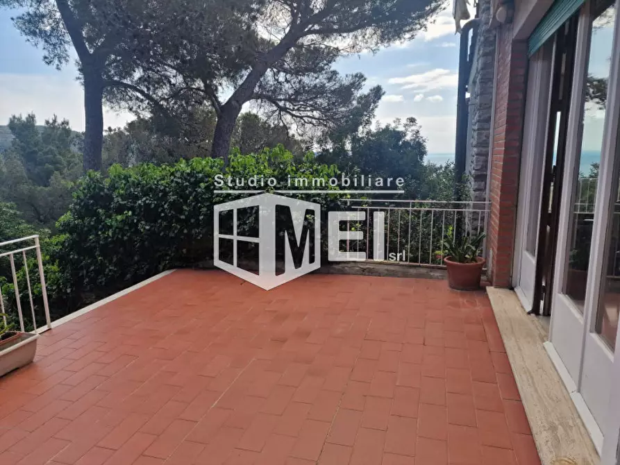 Immagine 60 di Villa in vendita  in via Kaiser Parodi a Livorno