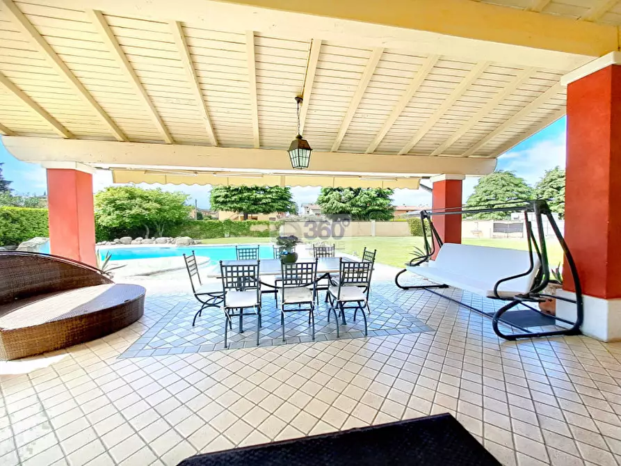 Immagine 7 di Villa in vendita  in Via kennedy a Paderno Franciacorta