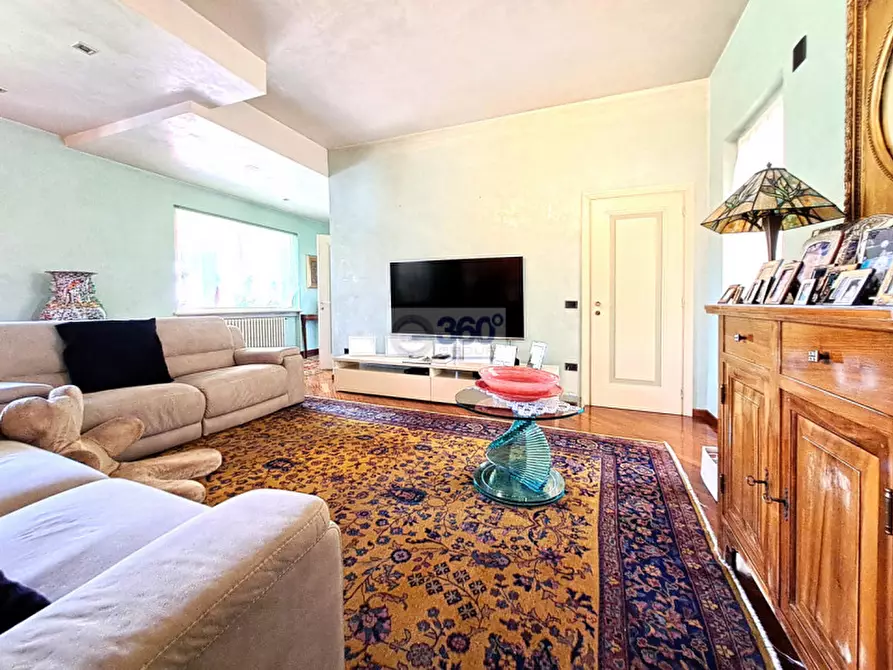 Immagine 17 di Villa in vendita  in Via kennedy a Paderno Franciacorta