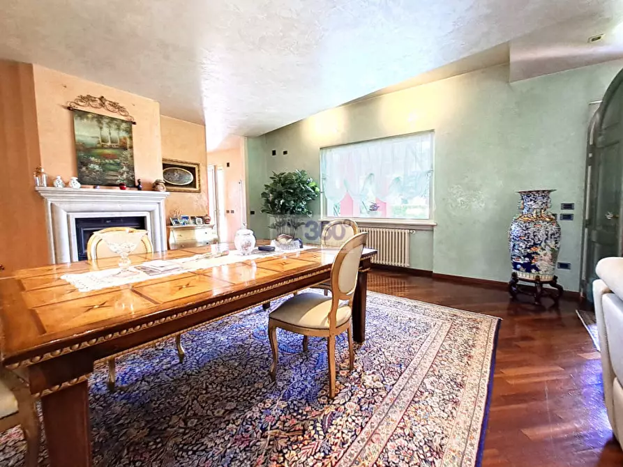 Immagine 19 di Villa in vendita  in Via kennedy a Paderno Franciacorta