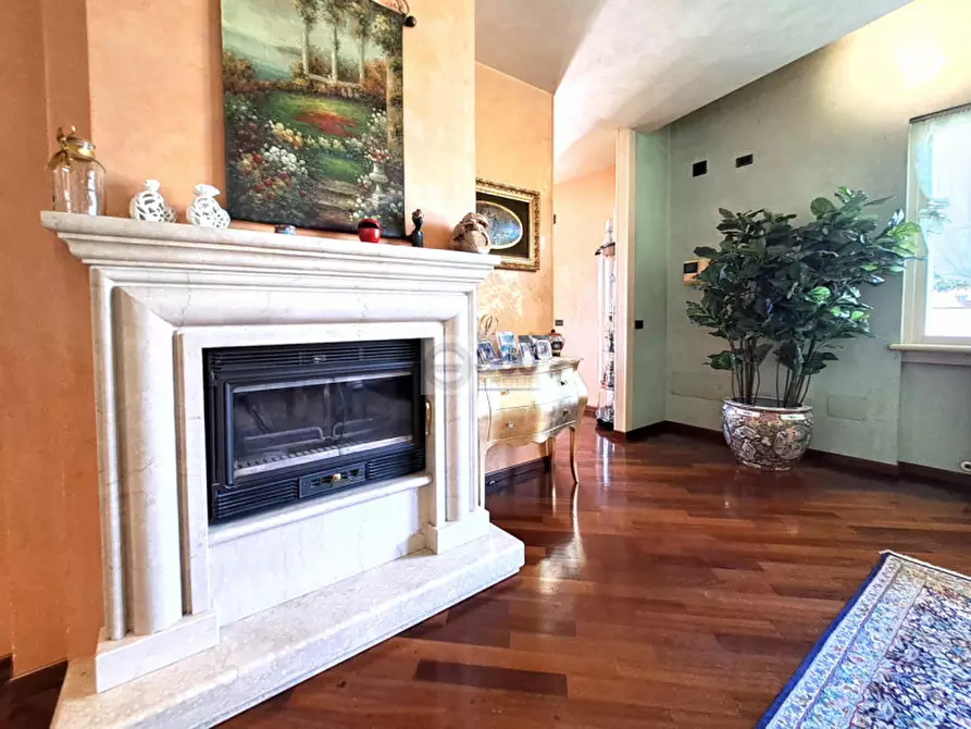 Immagine 21 di Villa in vendita  in Via kennedy a Paderno Franciacorta