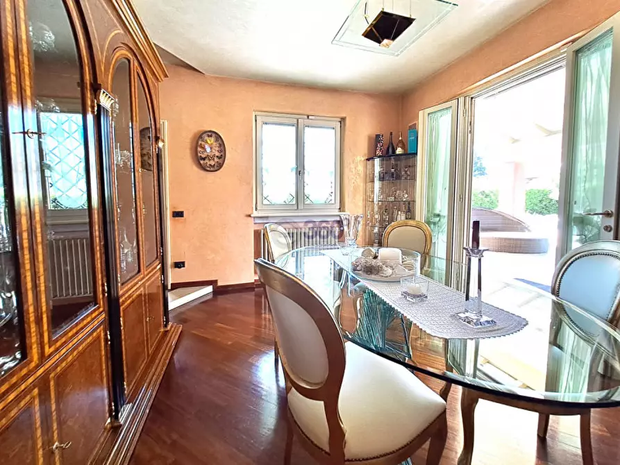 Immagine 23 di Villa in vendita  in Via kennedy a Paderno Franciacorta