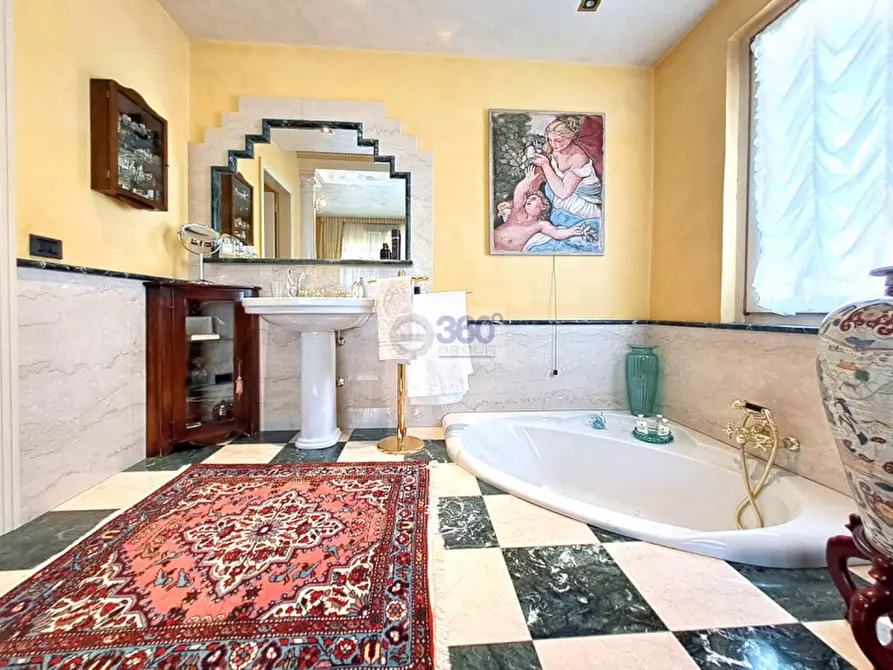 Immagine 28 di Villa in vendita  in Via kennedy a Paderno Franciacorta