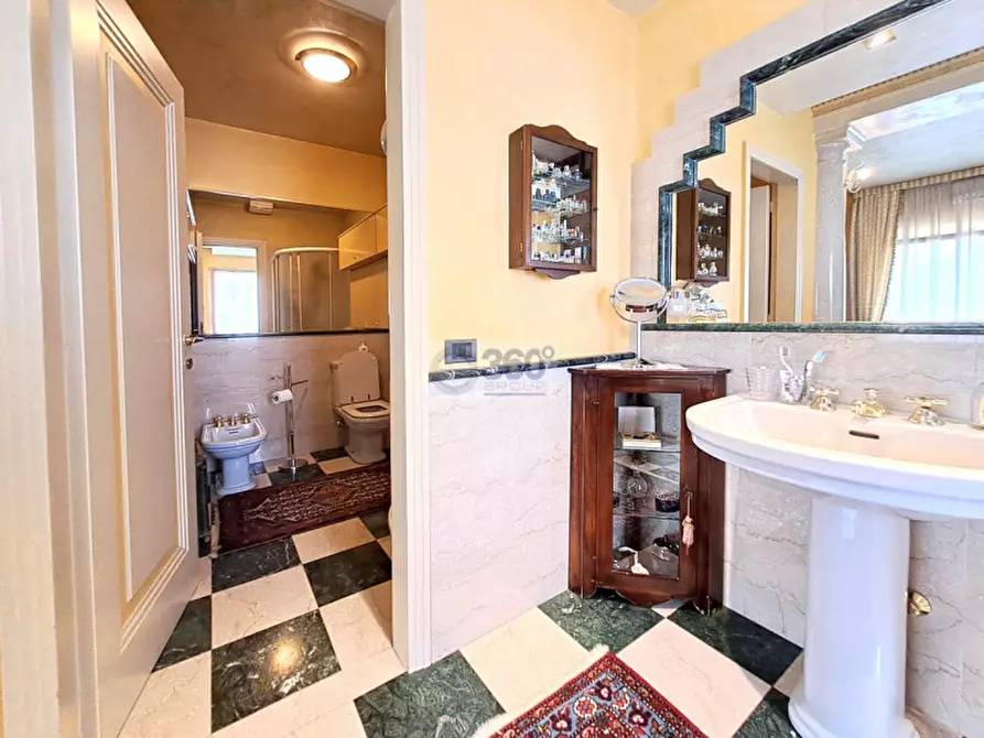 Immagine 29 di Villa in vendita  in Via kennedy a Paderno Franciacorta