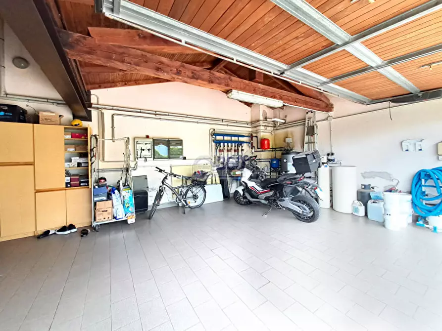 Immagine 39 di Villa in vendita  in Via kennedy a Paderno Franciacorta