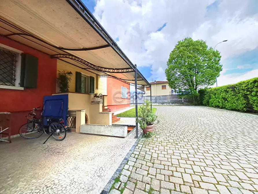 Immagine 40 di Villa in vendita  in Via kennedy a Paderno Franciacorta
