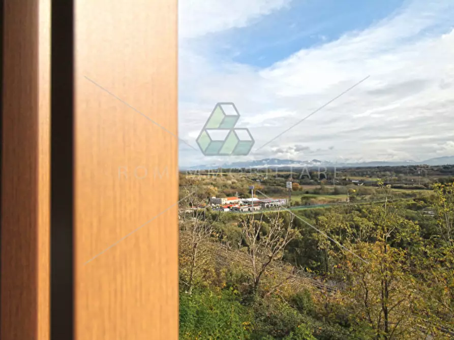 Immagine 32 di Appartamento in vendita  in Via Montegallo a Roma