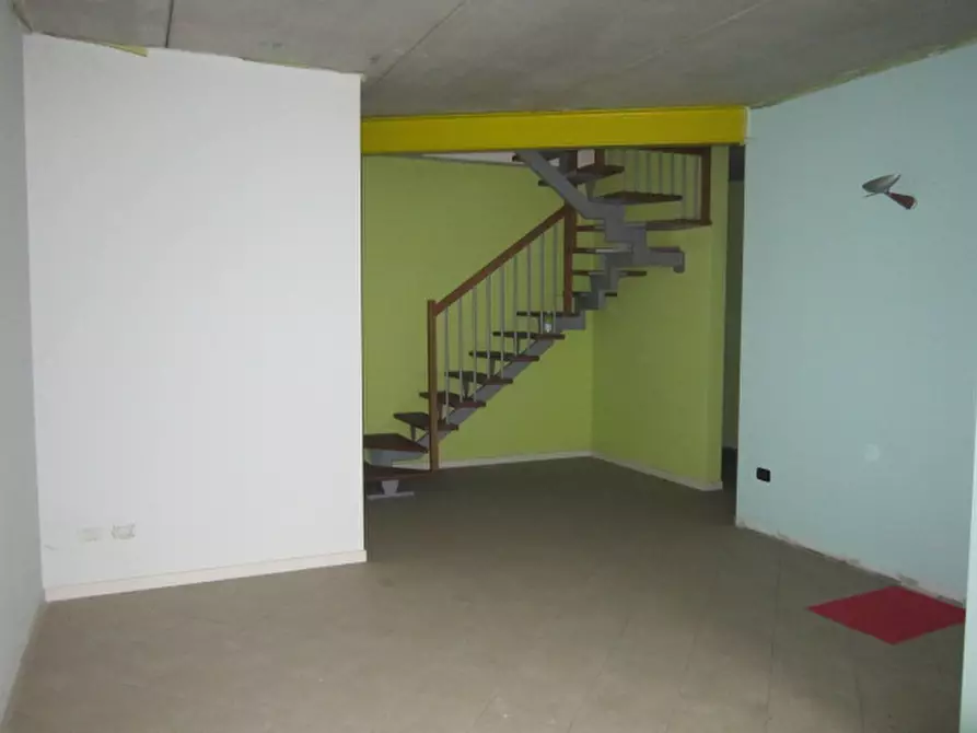 Immagine 12 di Negozio in vendita  in Via Giordano Bruno 47 a Borgosatollo