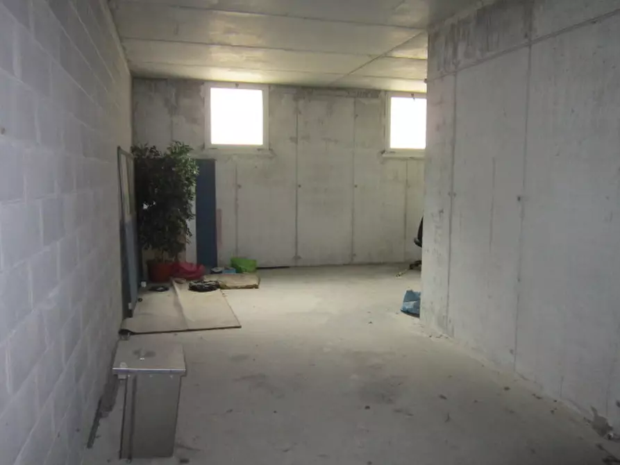 Immagine 17 di Negozio in vendita  in Via Giordano Bruno 47 a Borgosatollo