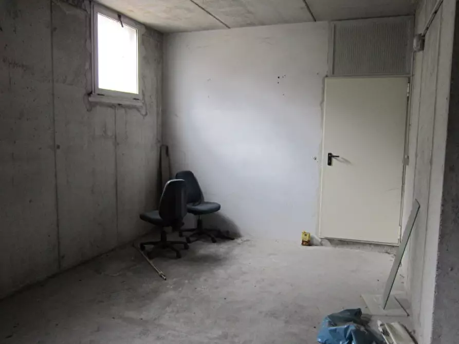 Immagine 18 di Negozio in vendita  in Via Giordano Bruno 47 a Borgosatollo