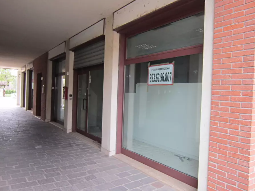 Immagine 20 di Negozio in vendita  in Via Giordano Bruno 47 a Borgosatollo