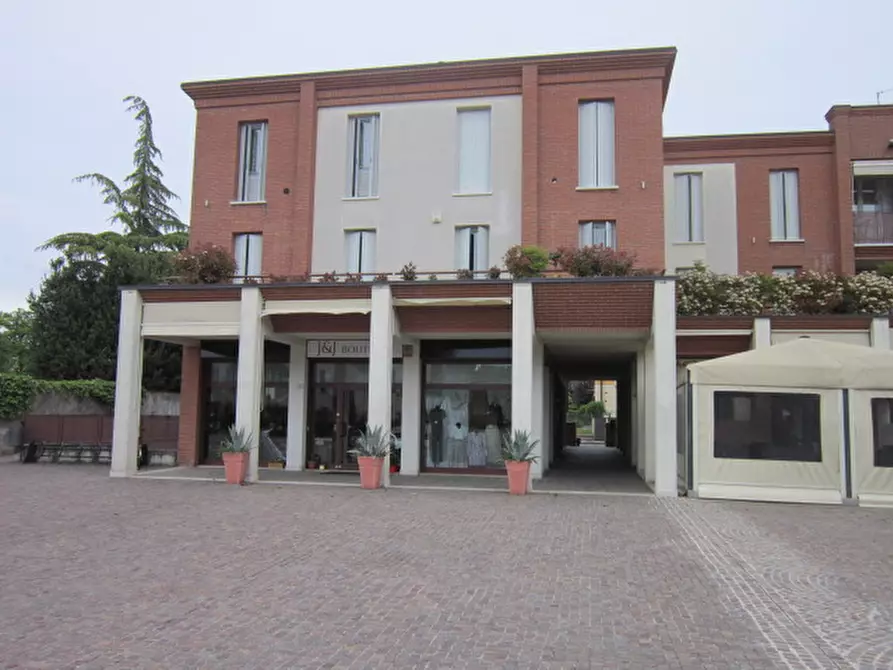 Immagine 23 di Negozio in vendita  in Via Giordano Bruno 47 a Borgosatollo