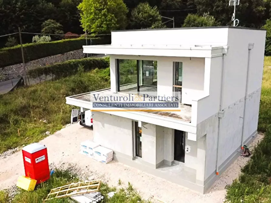 Immagine 3 di Villa in vendita  in via monticelli a Soiano Del Lago