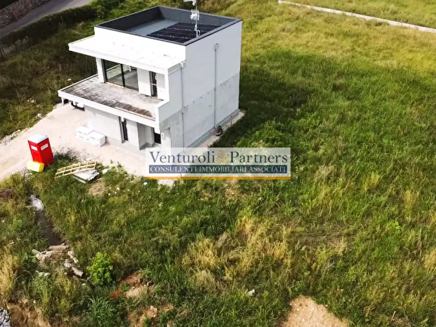 Immagine 7 di Villa in vendita  in via monticelli a Soiano Del Lago