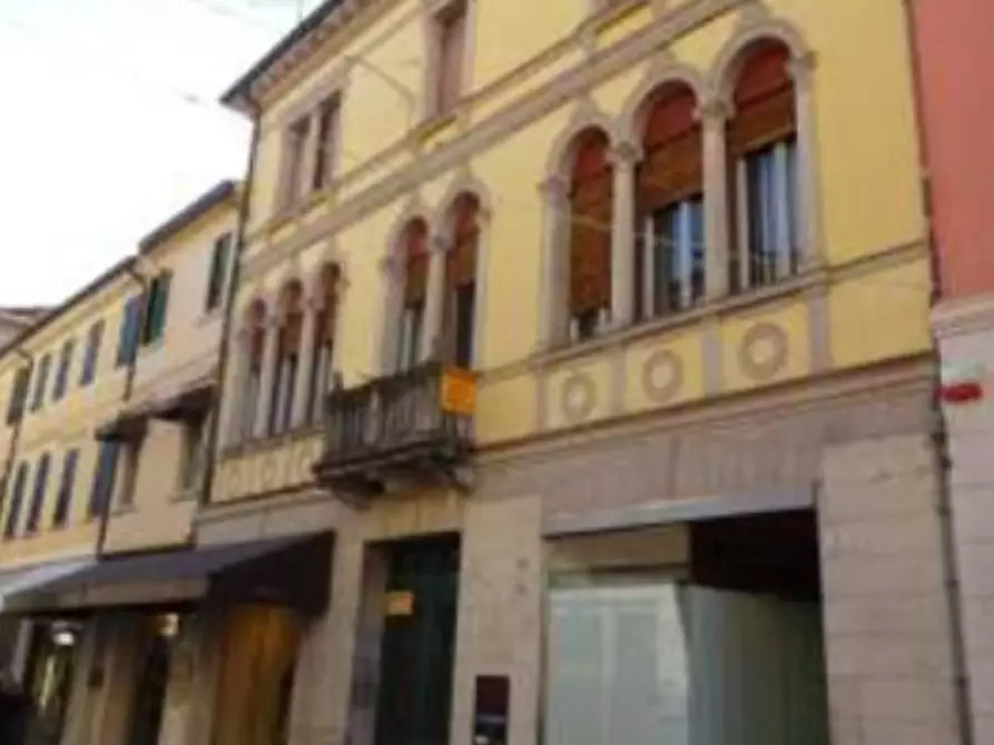Immagine 1 di Negozio in vendita  in Corso Garibaldi, 43 a Pordenone