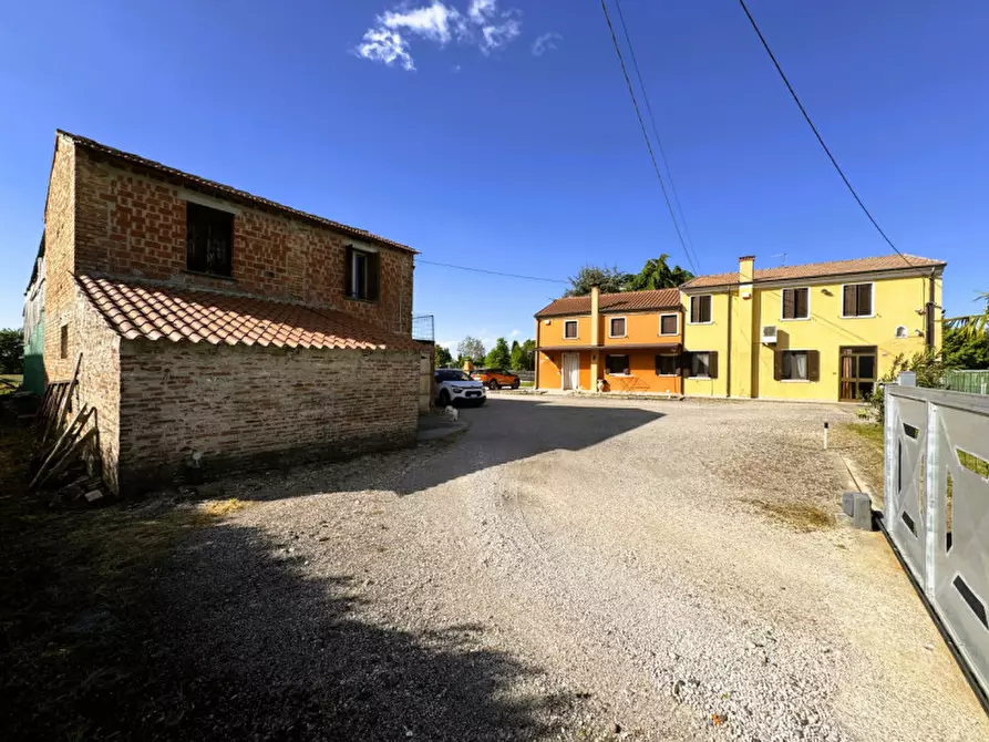 Immagine 1 di Casa indipendente in vendita  in Via Trento 1185 a Trecenta