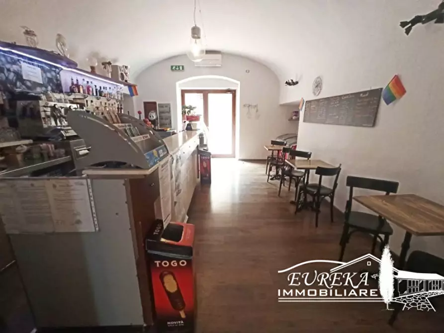 Immagine 3 di Attività commerciale in vendita  a Paciano