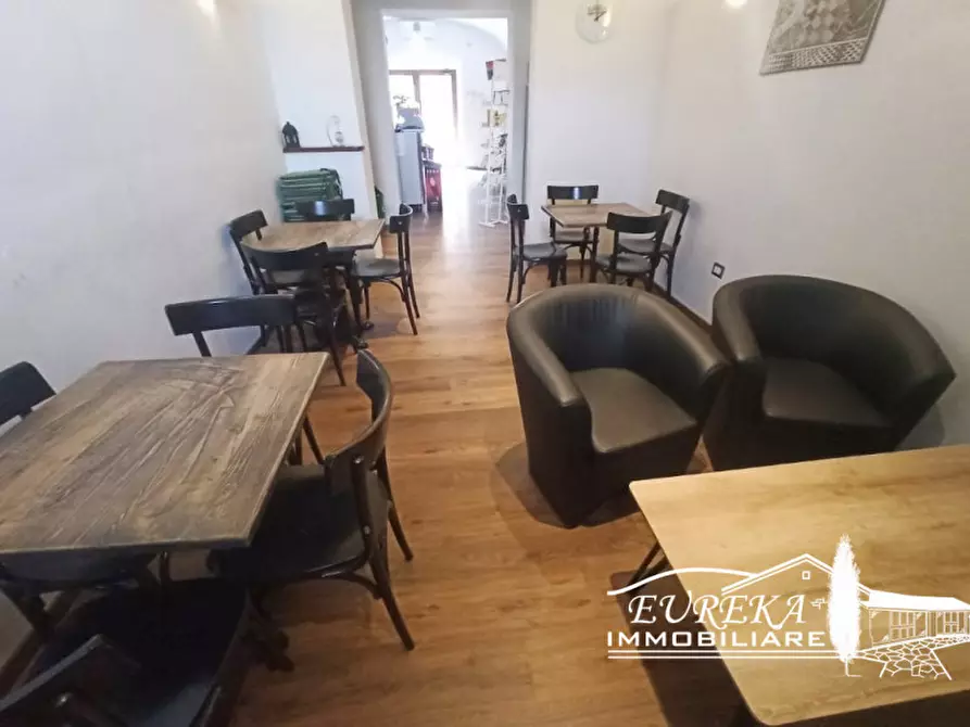 Immagine 8 di Attività commerciale in vendita  a Paciano