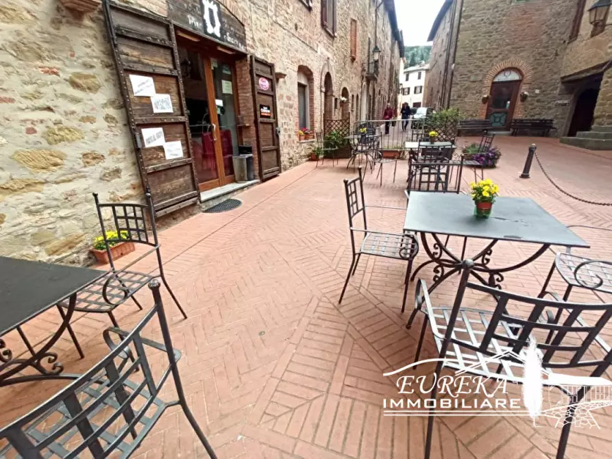 Immagine 15 di Attività commerciale in vendita  a Paciano