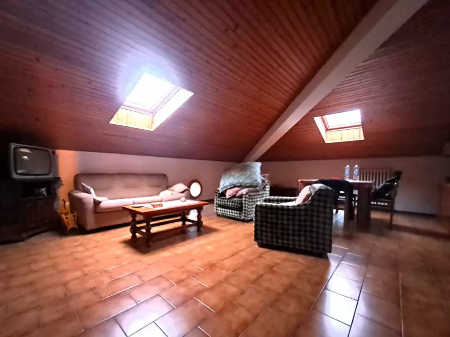 Immagine 4 di Appartamento in vendita  a Passignano Sul Trasimeno