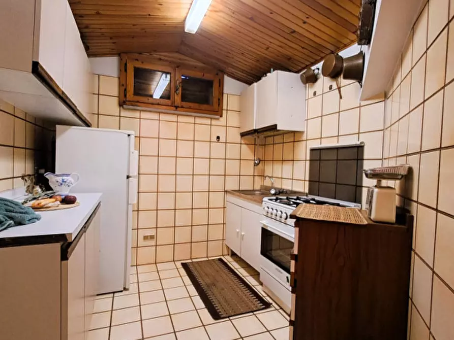 Immagine 5 di Appartamento in vendita  a Passignano Sul Trasimeno