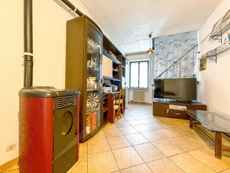 Immagine 1 di Casa indipendente in vendita  in via del ponte 10 a Momo